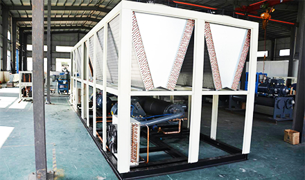 風(fēng)冷螺桿式冷水機(jī)工作原理是什么？